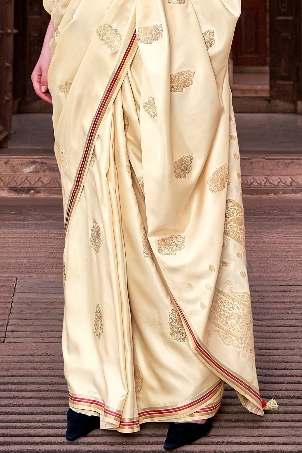 Cream Pure Sattin With Zari Weaving & Contrast Blouse Saree