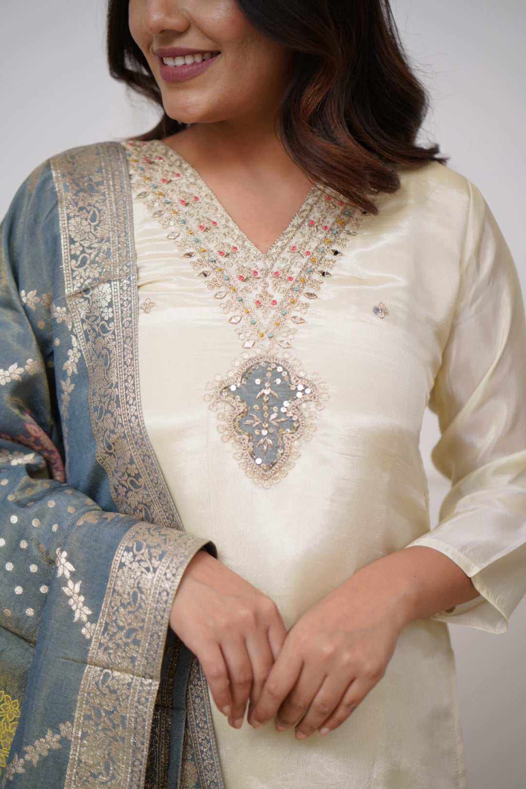 Off White Women Embroidered Chanderi SILK kurta set