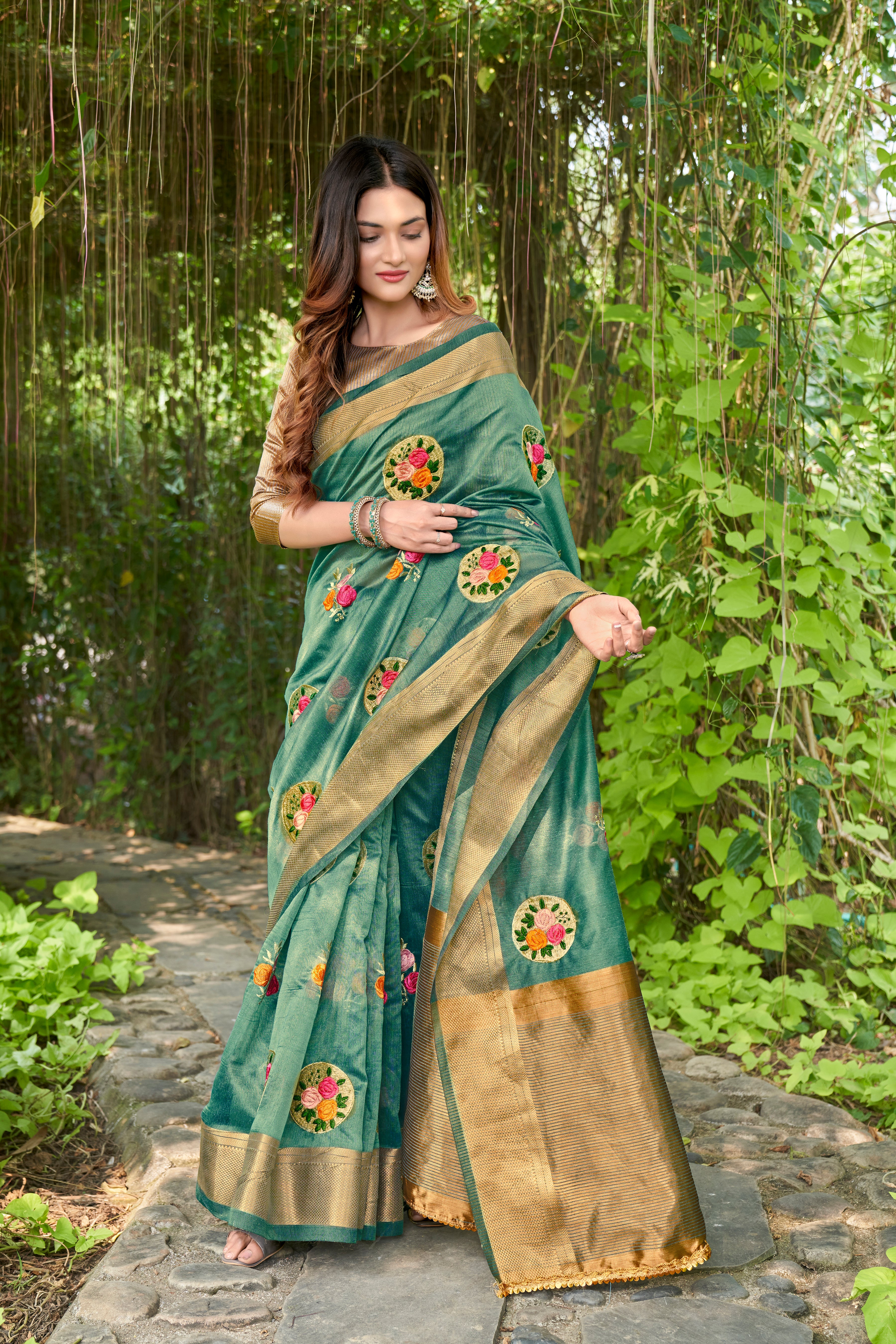 GREEN Cotton  Saree With Cotton Zari  Blouse