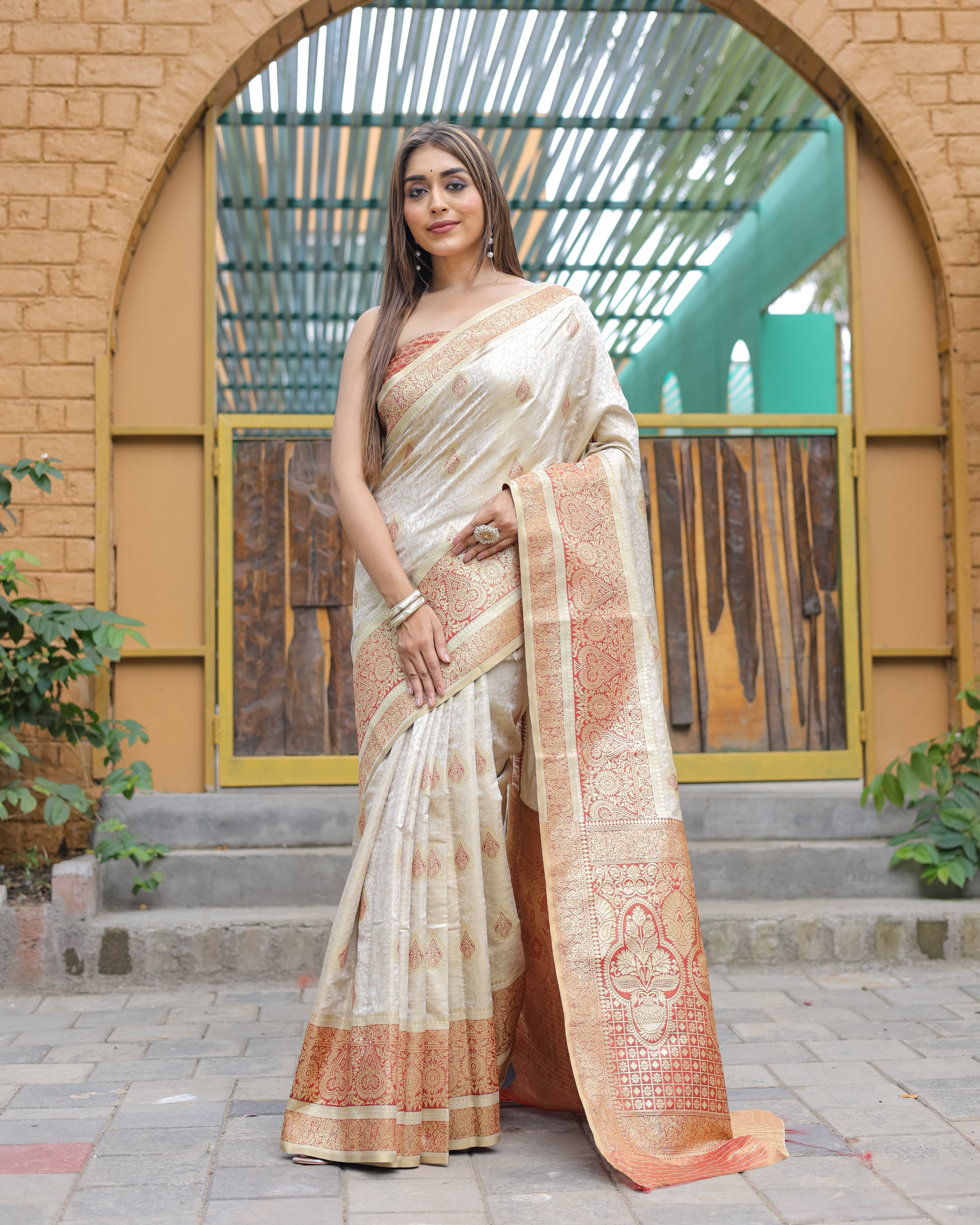 White Soft Silk Saree With Soft Silk Blouse