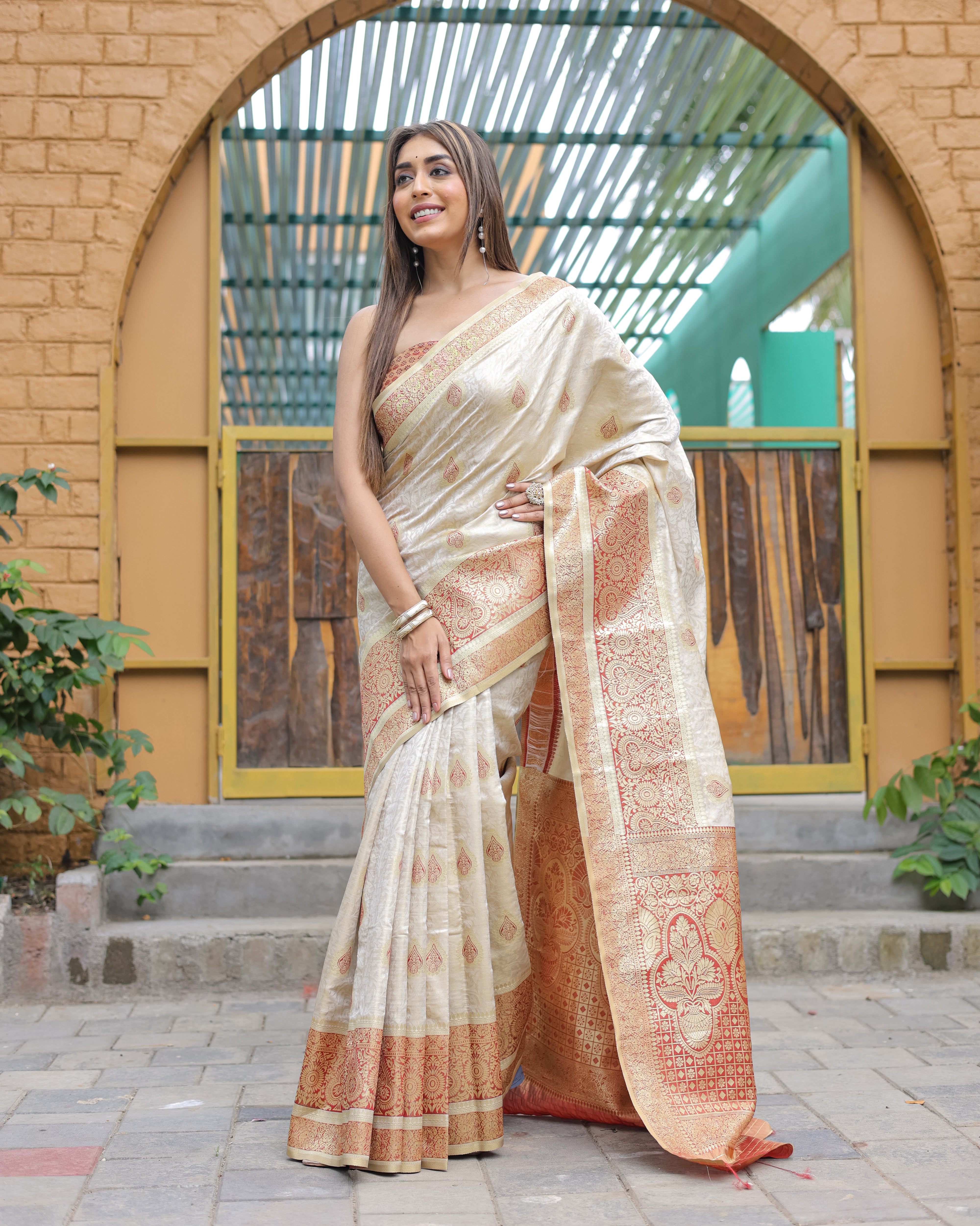 White Soft Silk Saree With Soft Silk Blouse