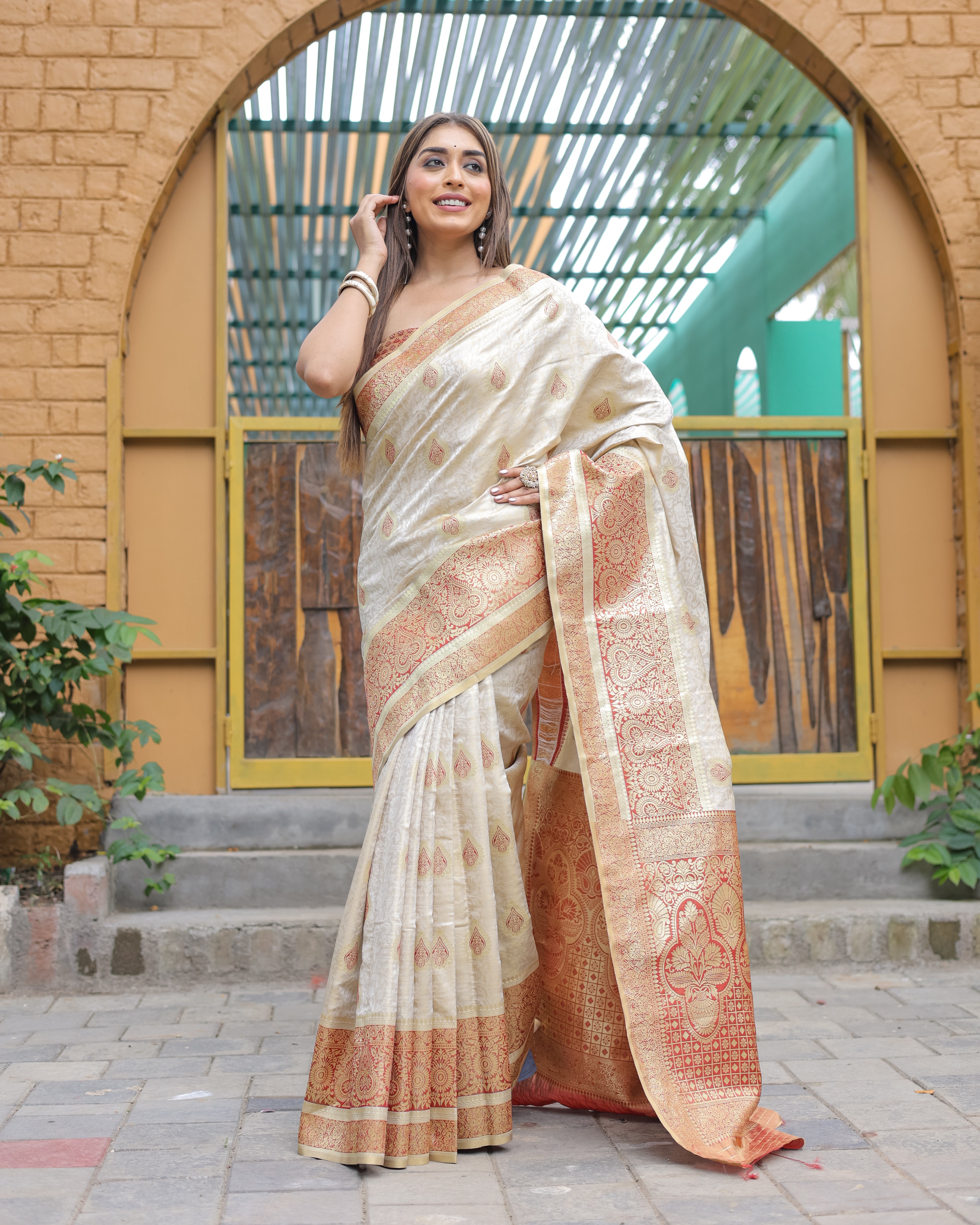 White Soft Silk Saree With Soft Silk Blouse