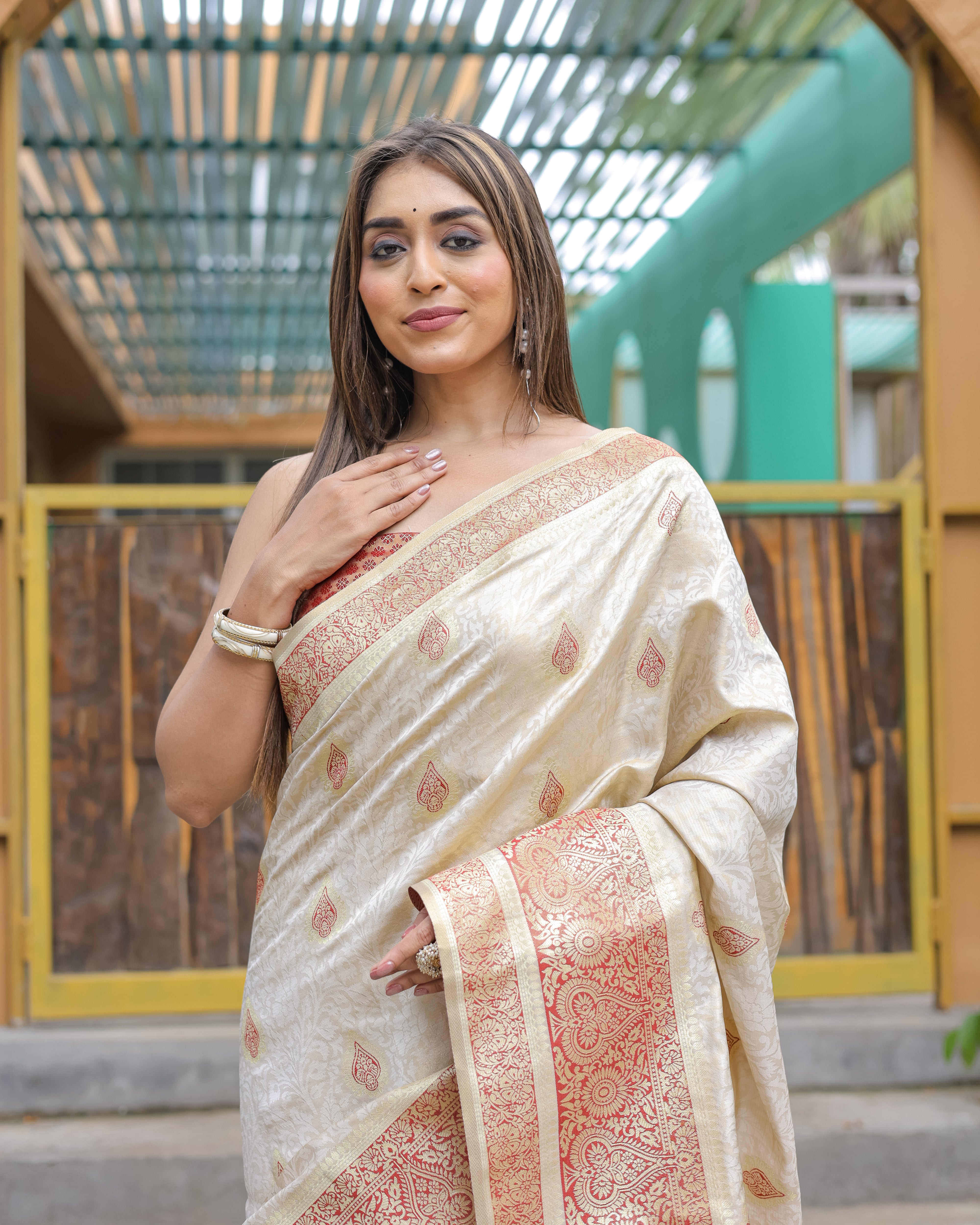 White Soft Silk Saree With Soft Silk Blouse