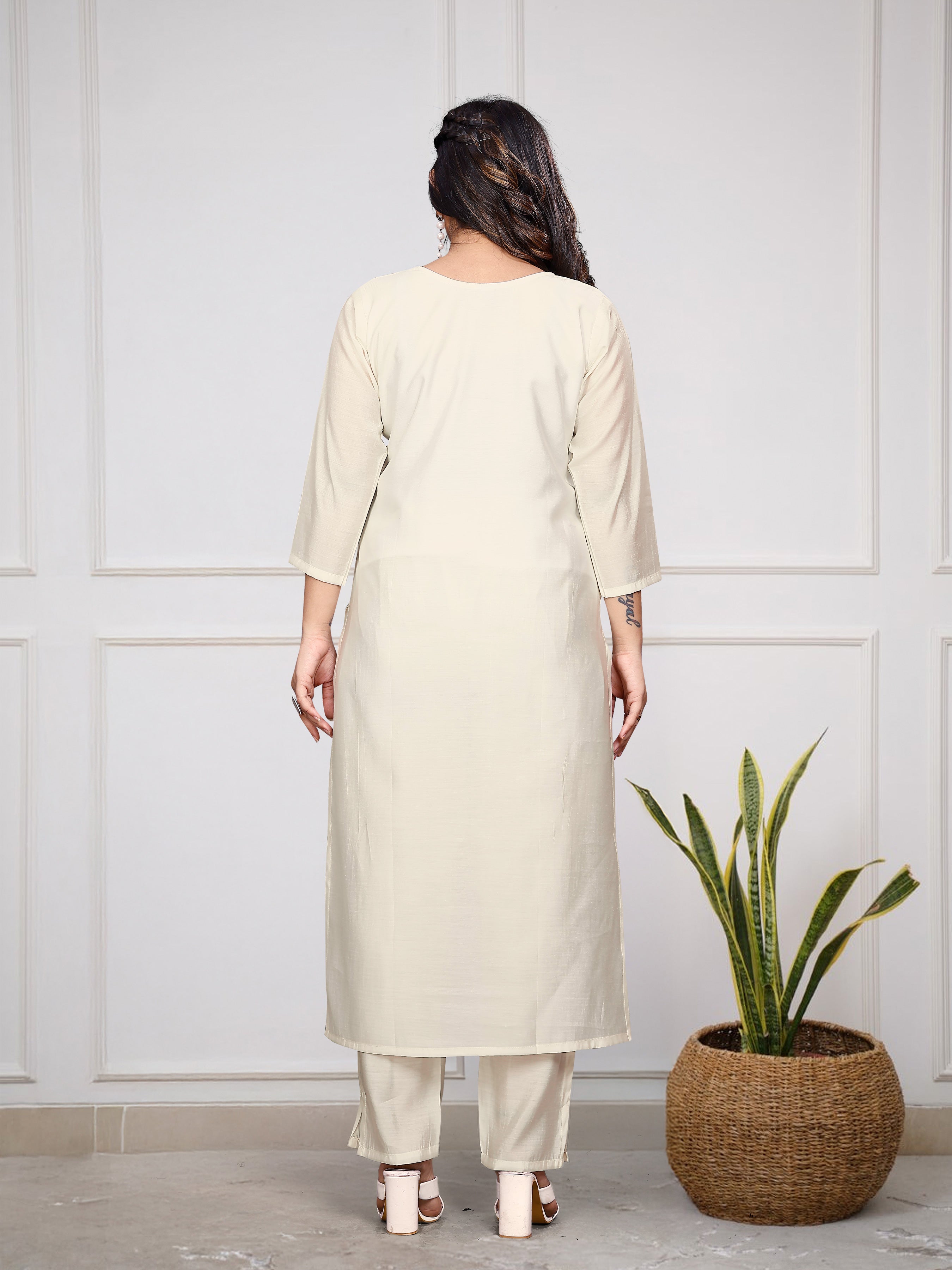 Off White Women Embroidered Chanderi SILK kurta set