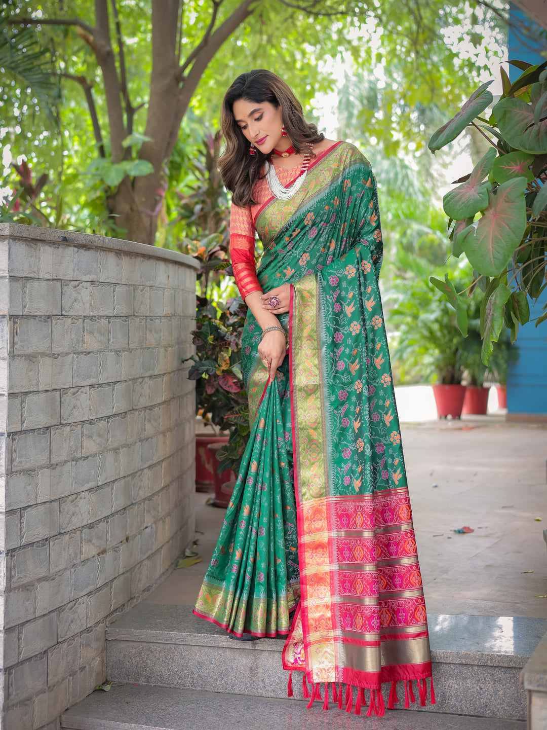 SEAFOAM GREEN BANARASI PATOLA SOFT SILK WITH RICH PALLU AND CONTRAST ZARI BORDER SAREE