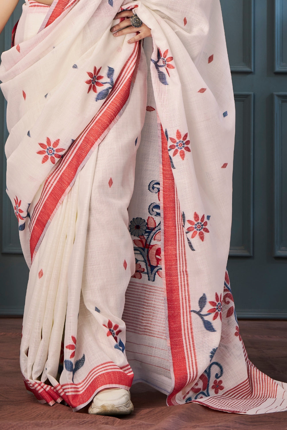 Beige Handloom Linen with Beautiful Weaving Saree