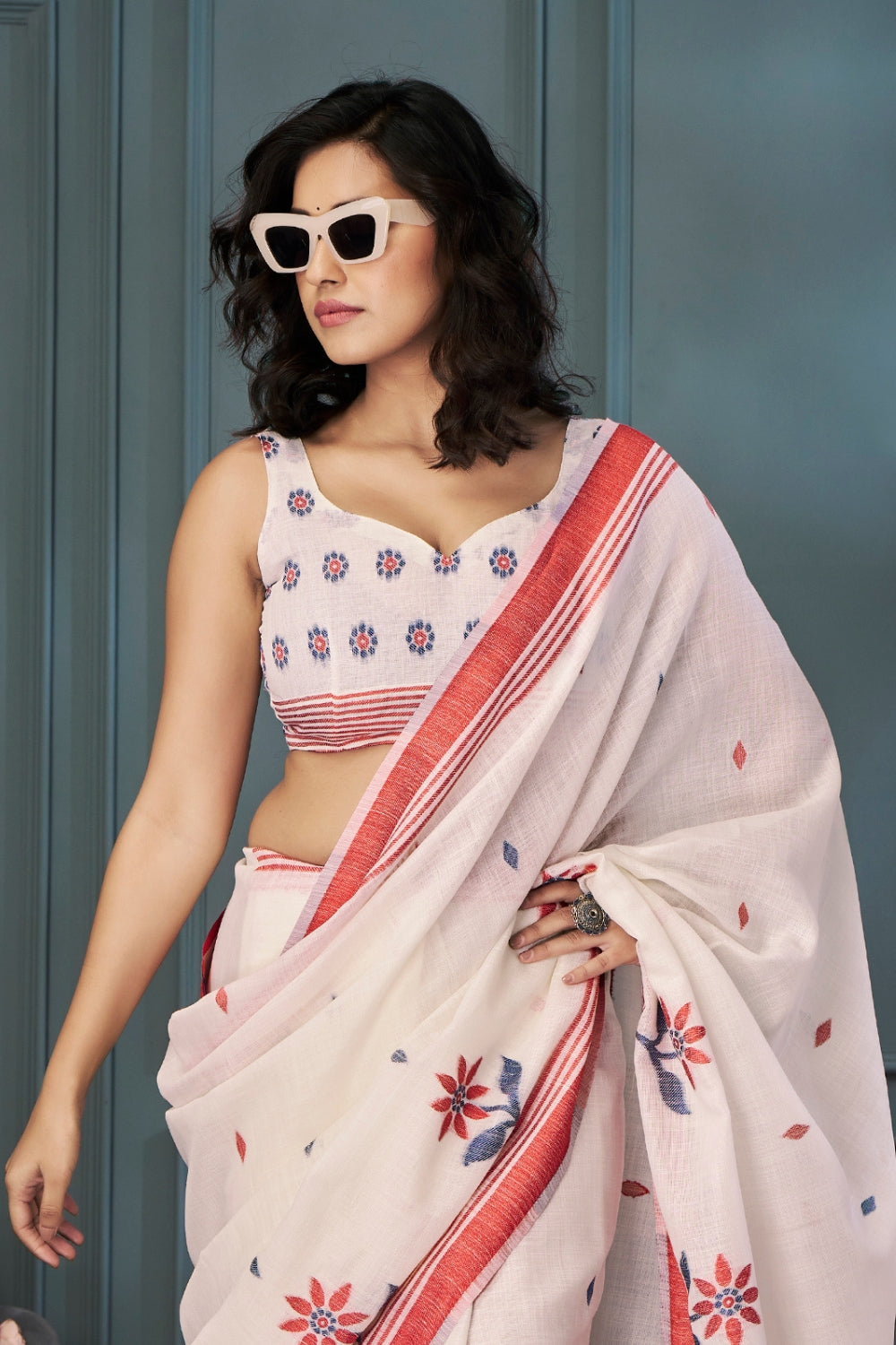 Beige Handloom Linen with Beautiful Weaving Saree