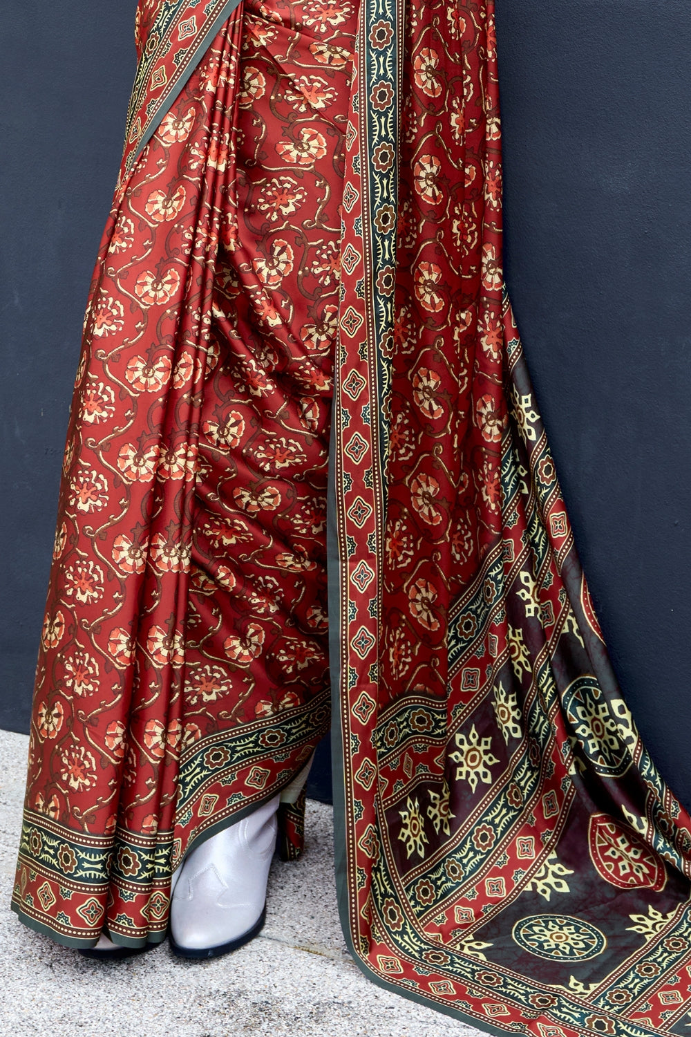 Brown Viscose Saree