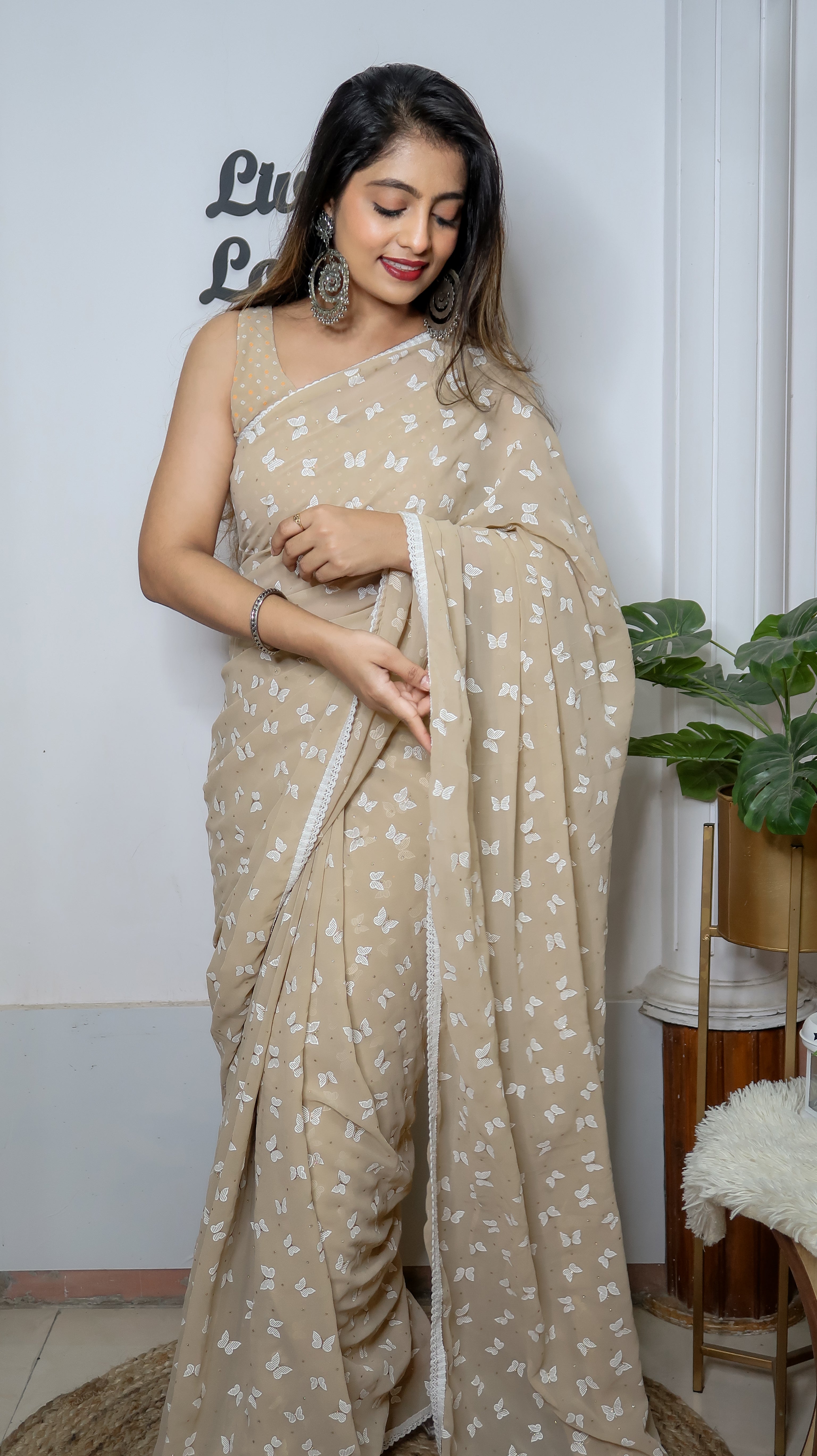 Cream Georgette Saree With Satin Benglori Blouse