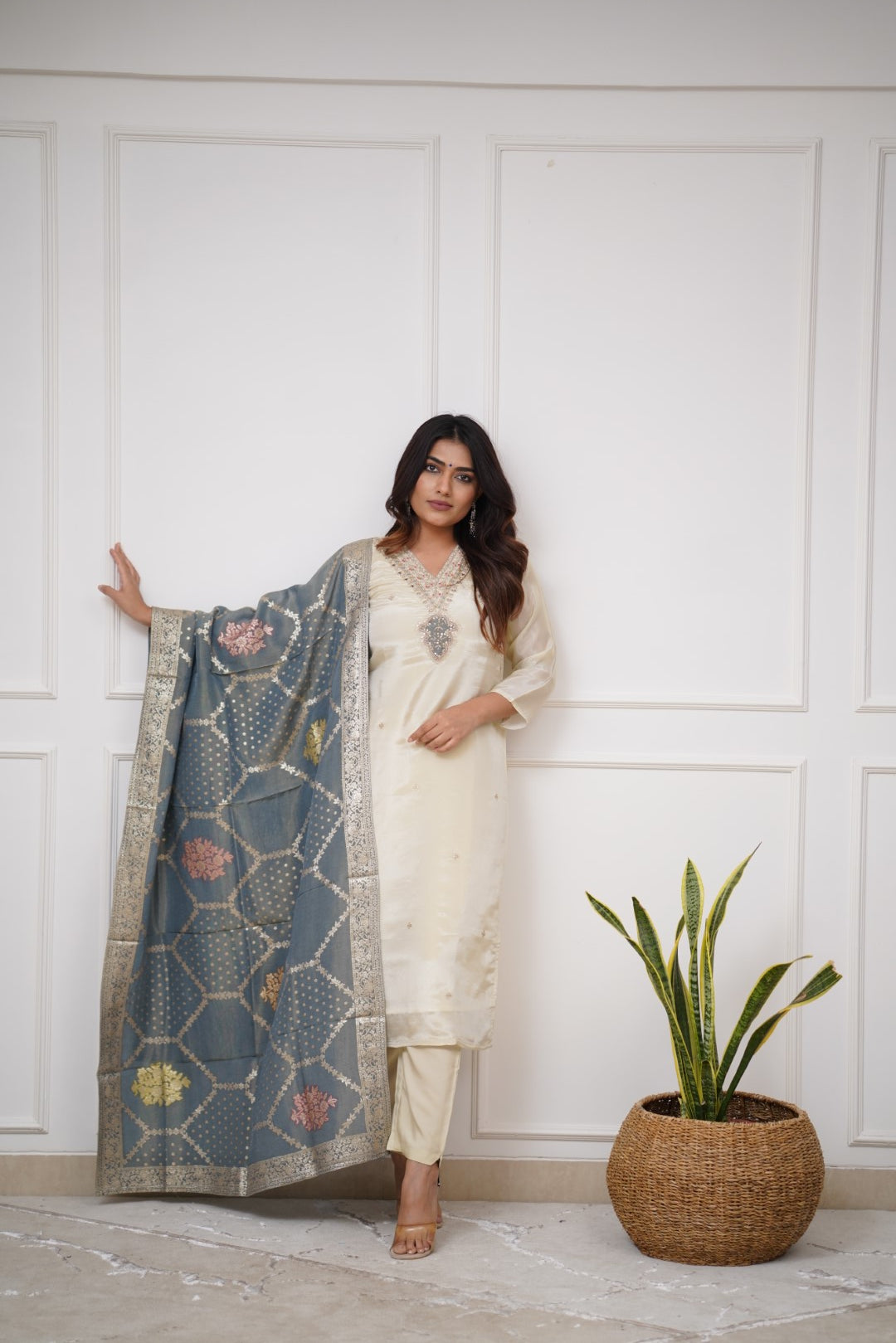 Off White Women Embroidered Chanderi SILK kurta set