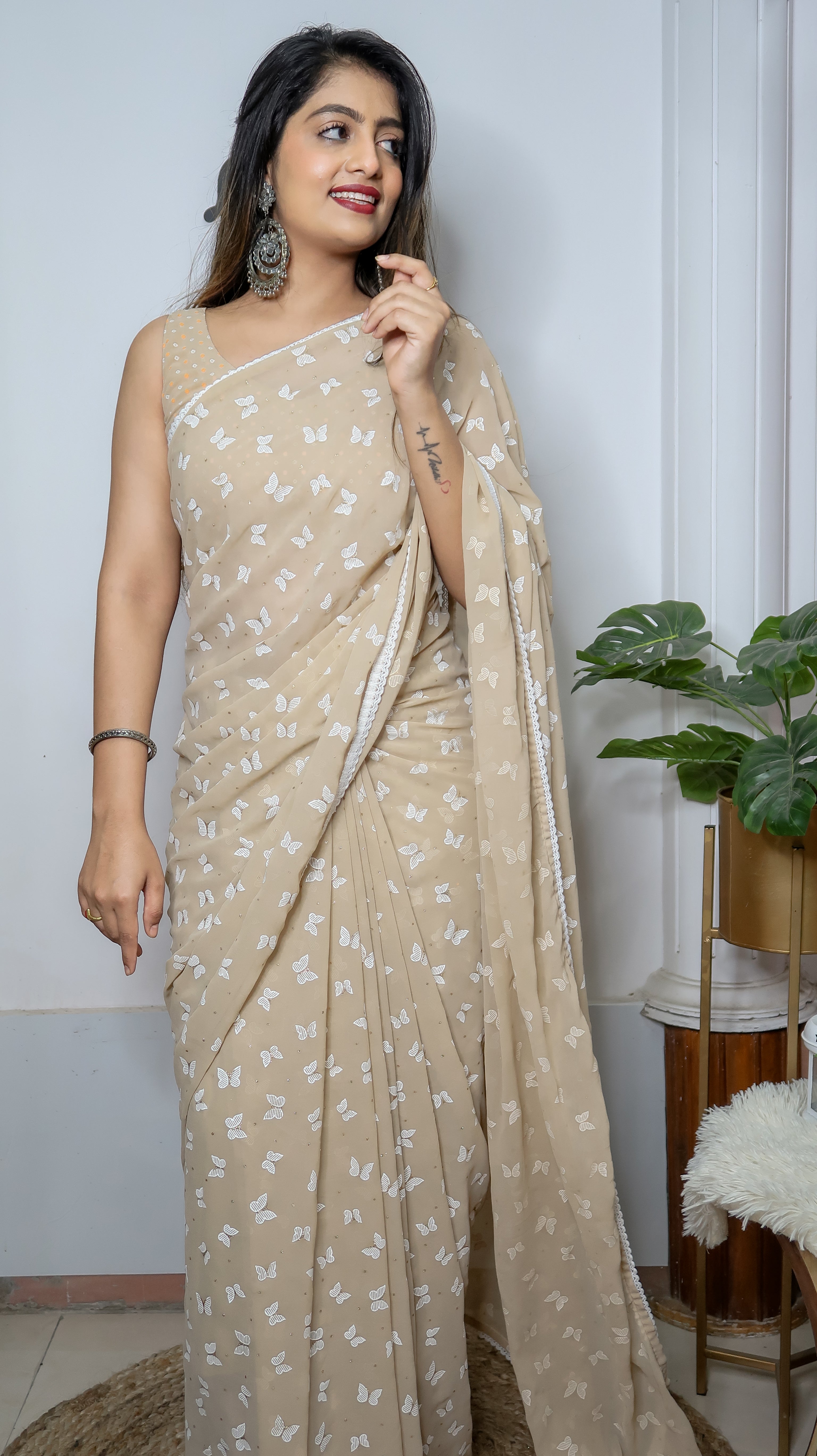 Cream Georgette Saree With Satin Benglori Blouse