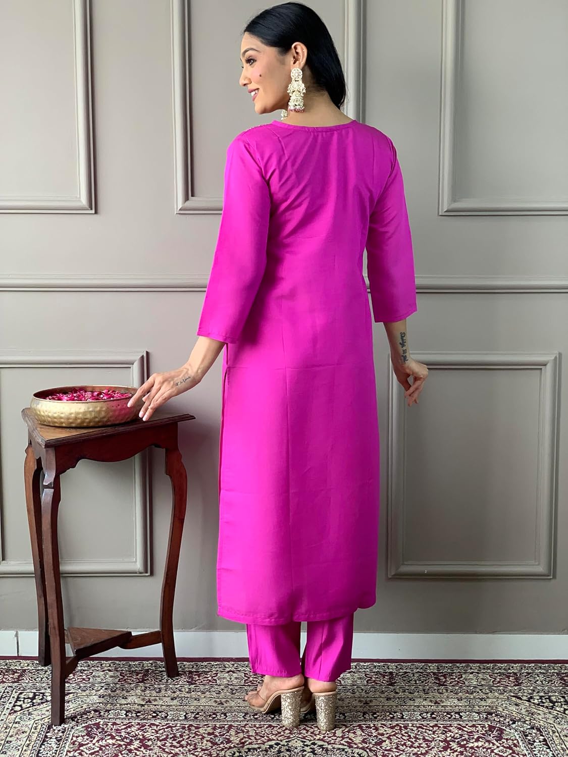 Gajri Women Embroidered Vicose Chanderi kurta Set