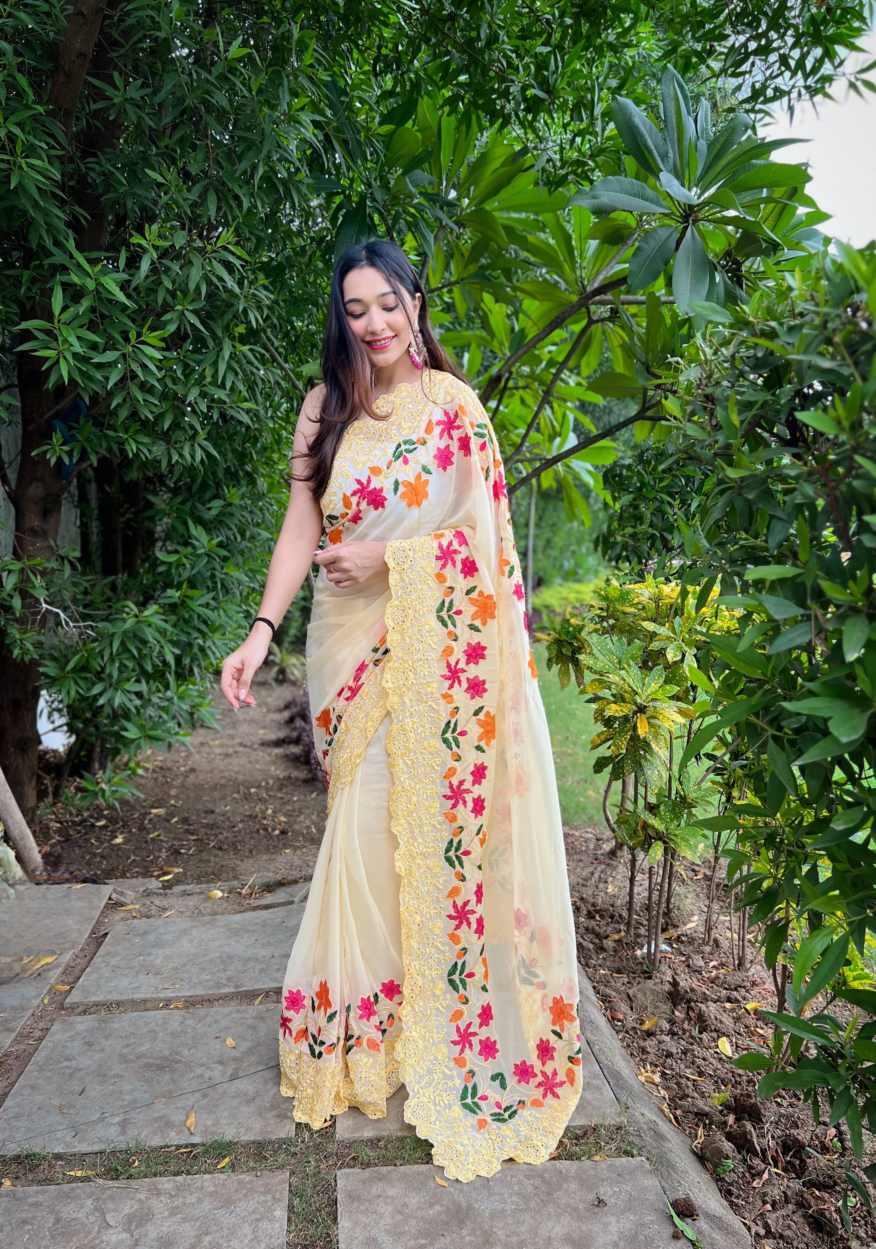 Yellow Georgette Saree With Satin Benglori Blouse