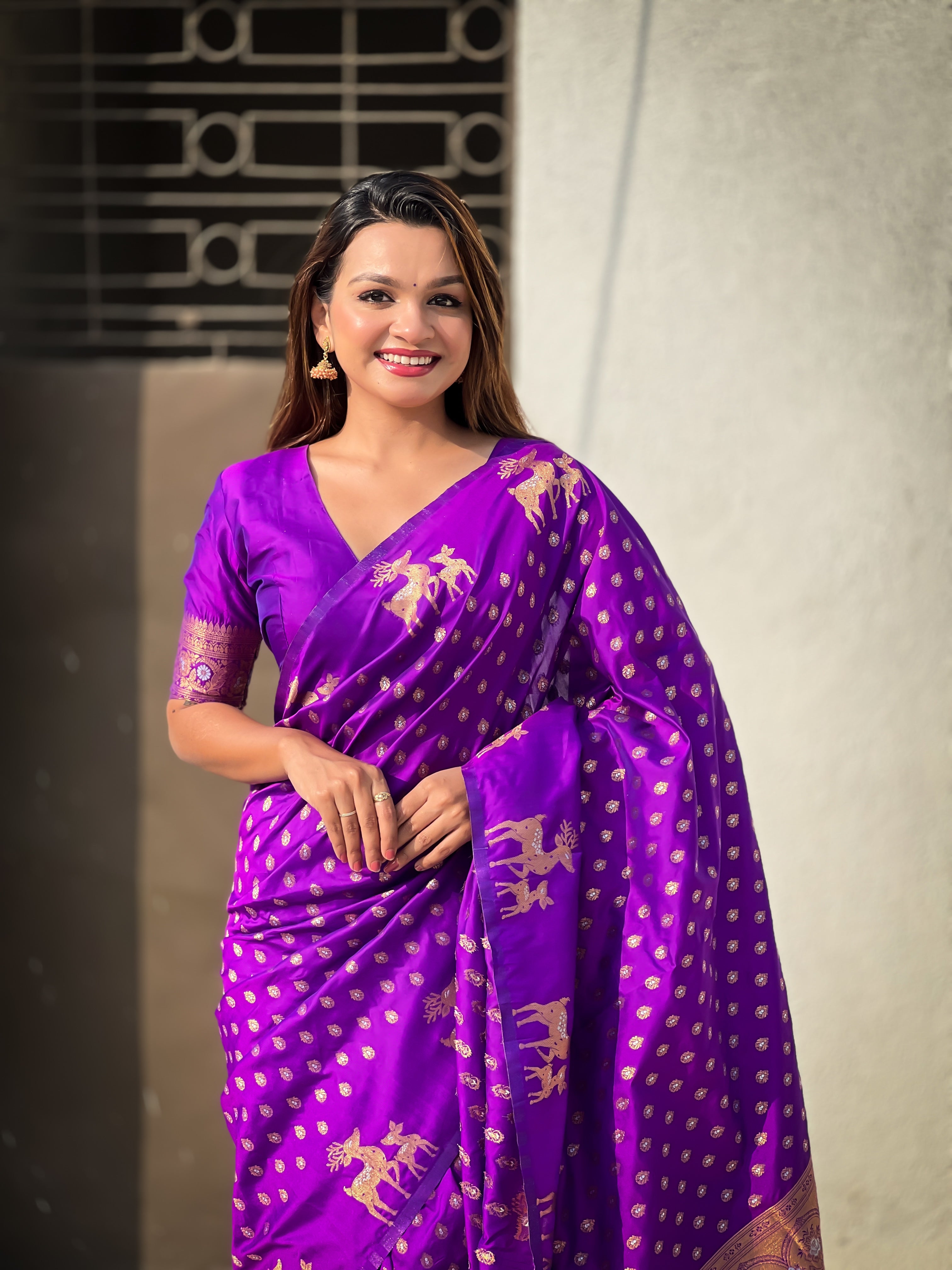 VIOLET SOFT SILK WITH DUAL ZARI MOTIFS SAREE