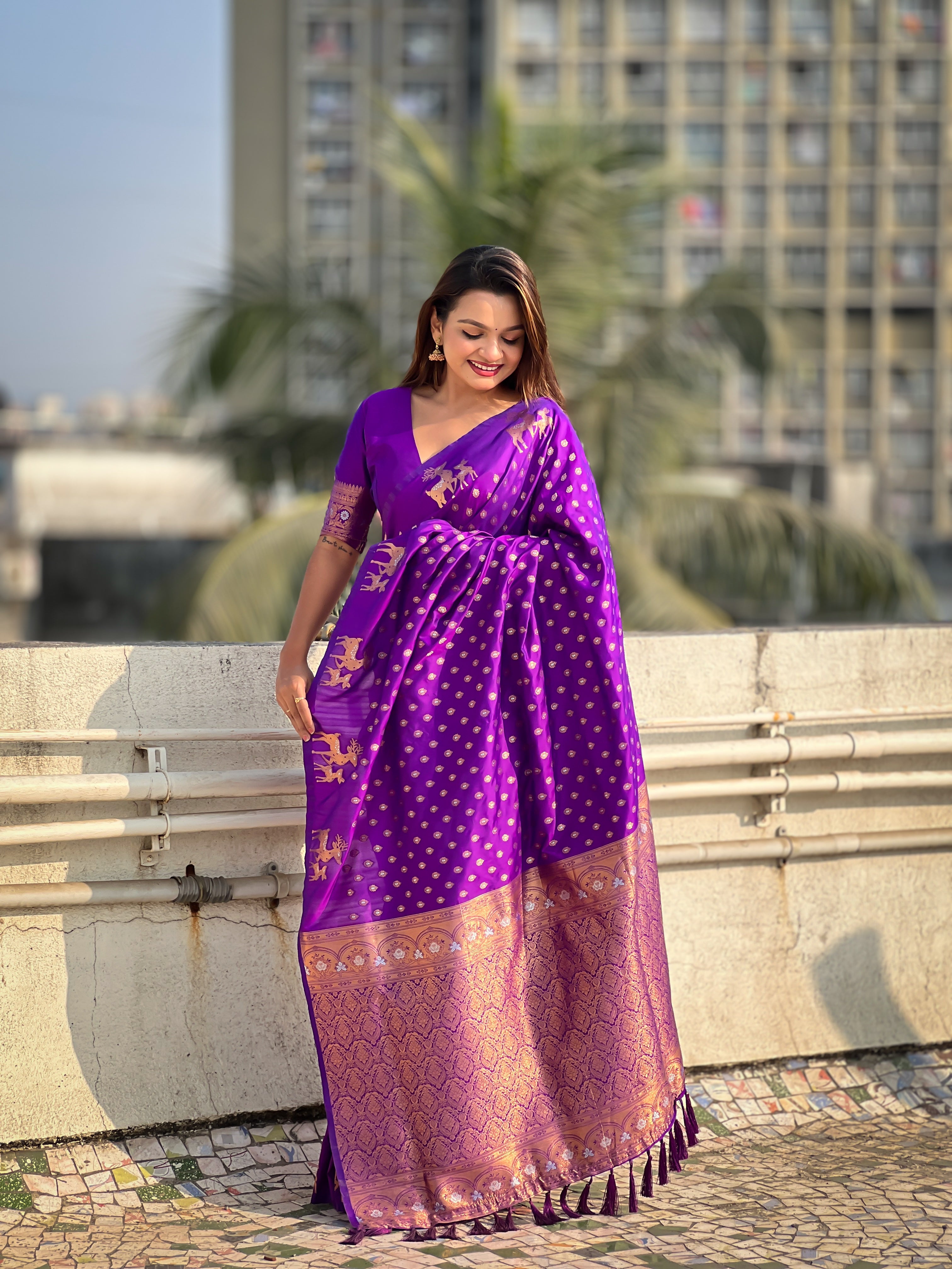 VIOLET SOFT SILK WITH DUAL ZARI MOTIFS SAREE