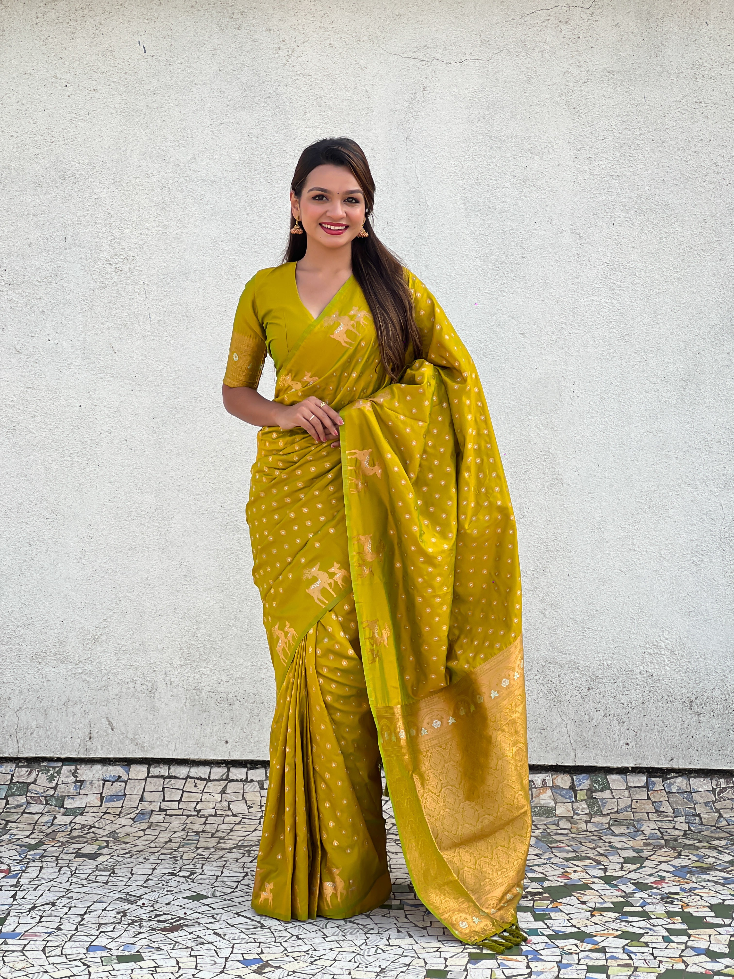 YELLOW SOFT SILK WITH DUAL ZARI MOTIFS SAREE