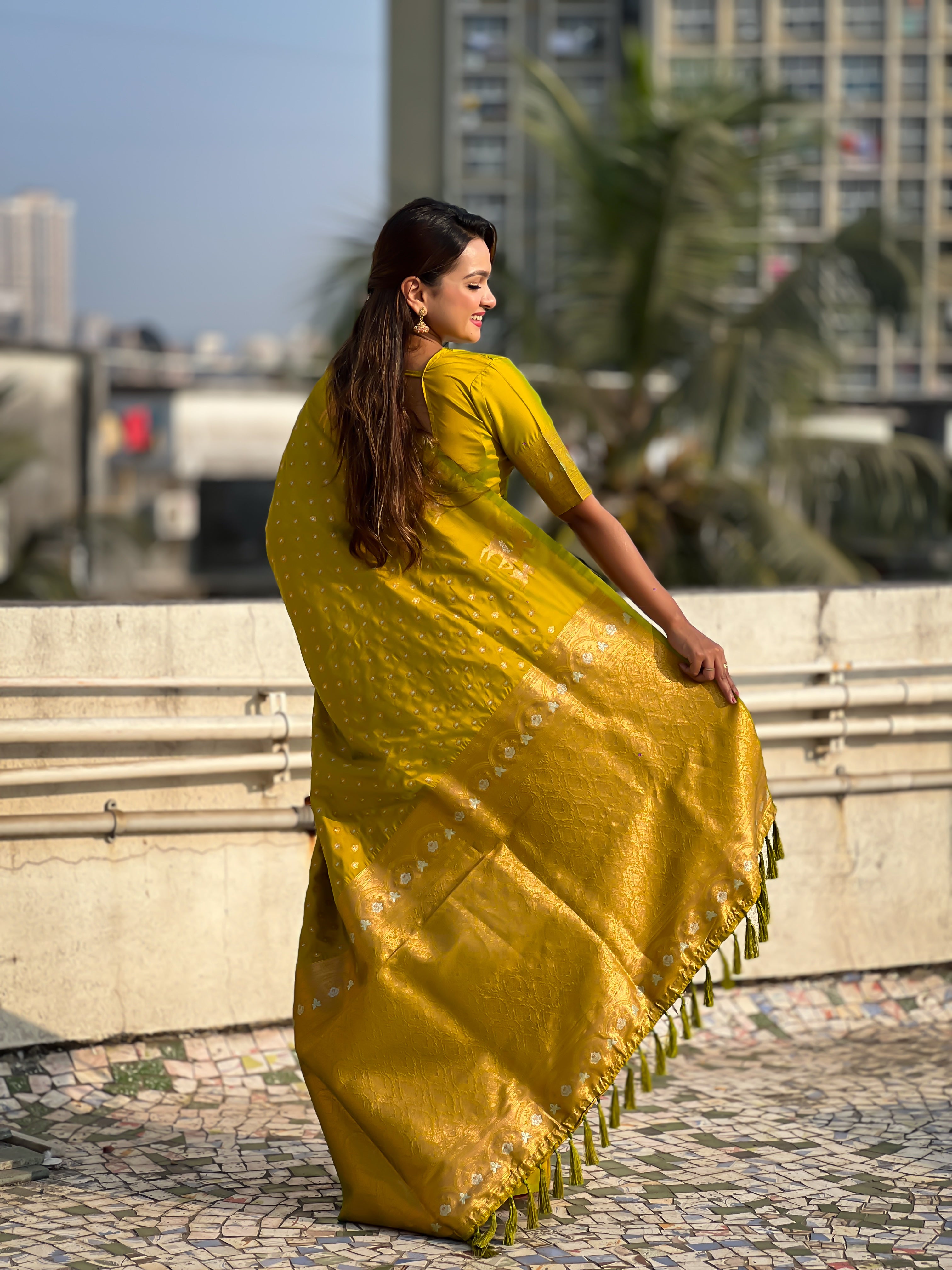 YELLOW SOFT SILK WITH DUAL ZARI MOTIFS SAREE