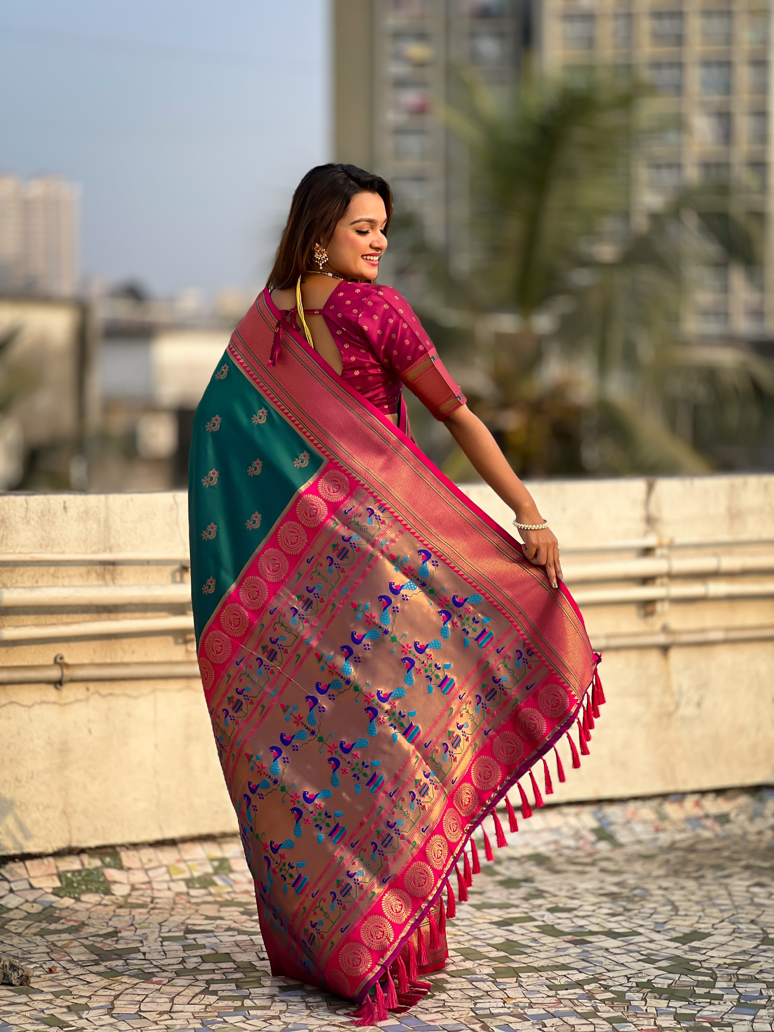 GREEN PINK SOFT SILK WITH NATH MEENAKARI WEAVES SAREE