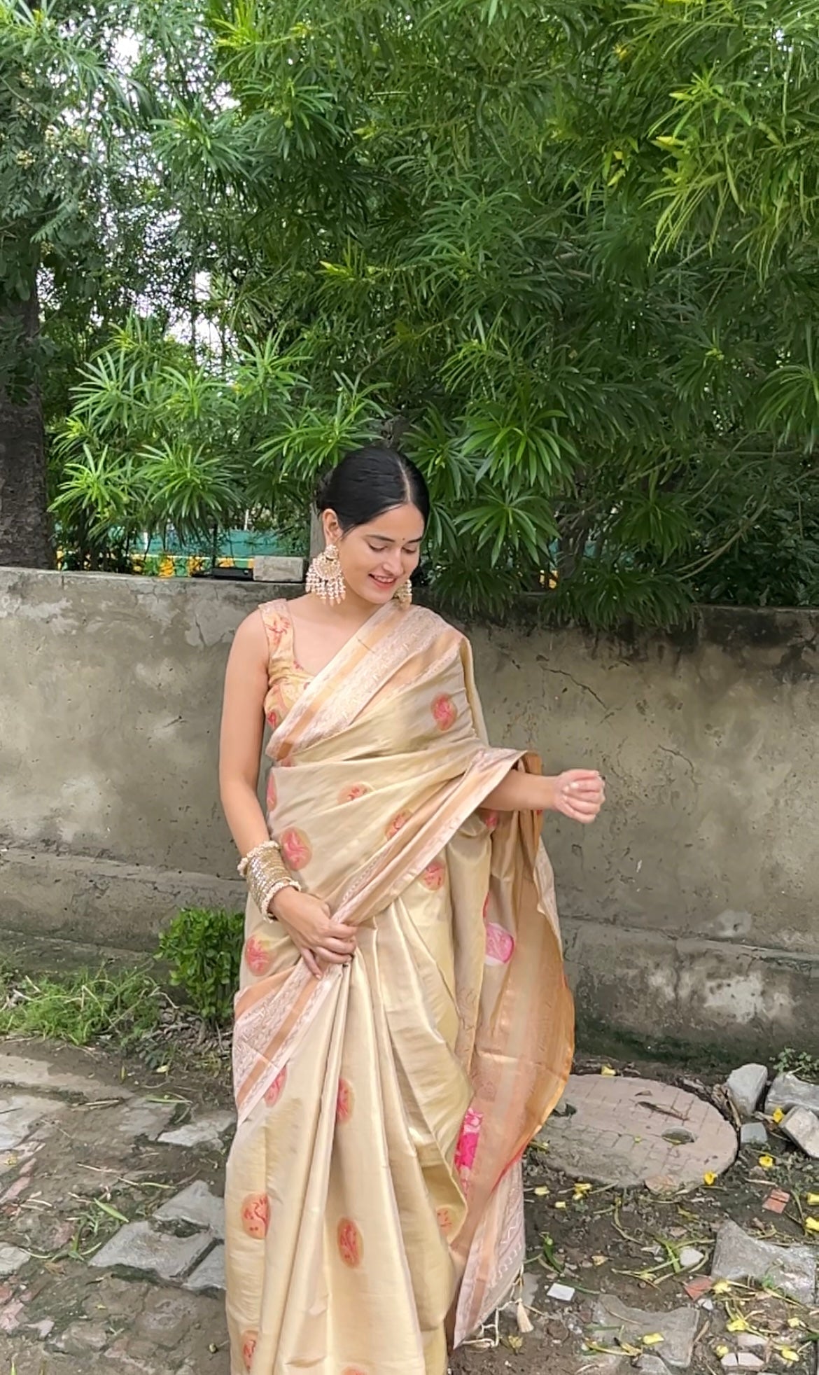 Ira Sharma In Off White Kanjivaram Saree