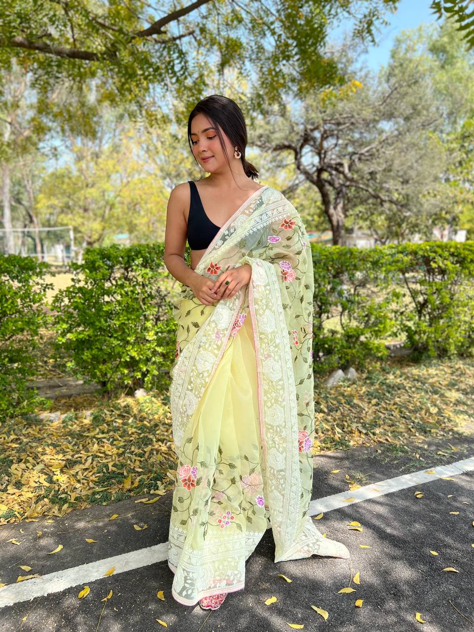 Yellow Organza Saree With Sattin Benglori Blouse