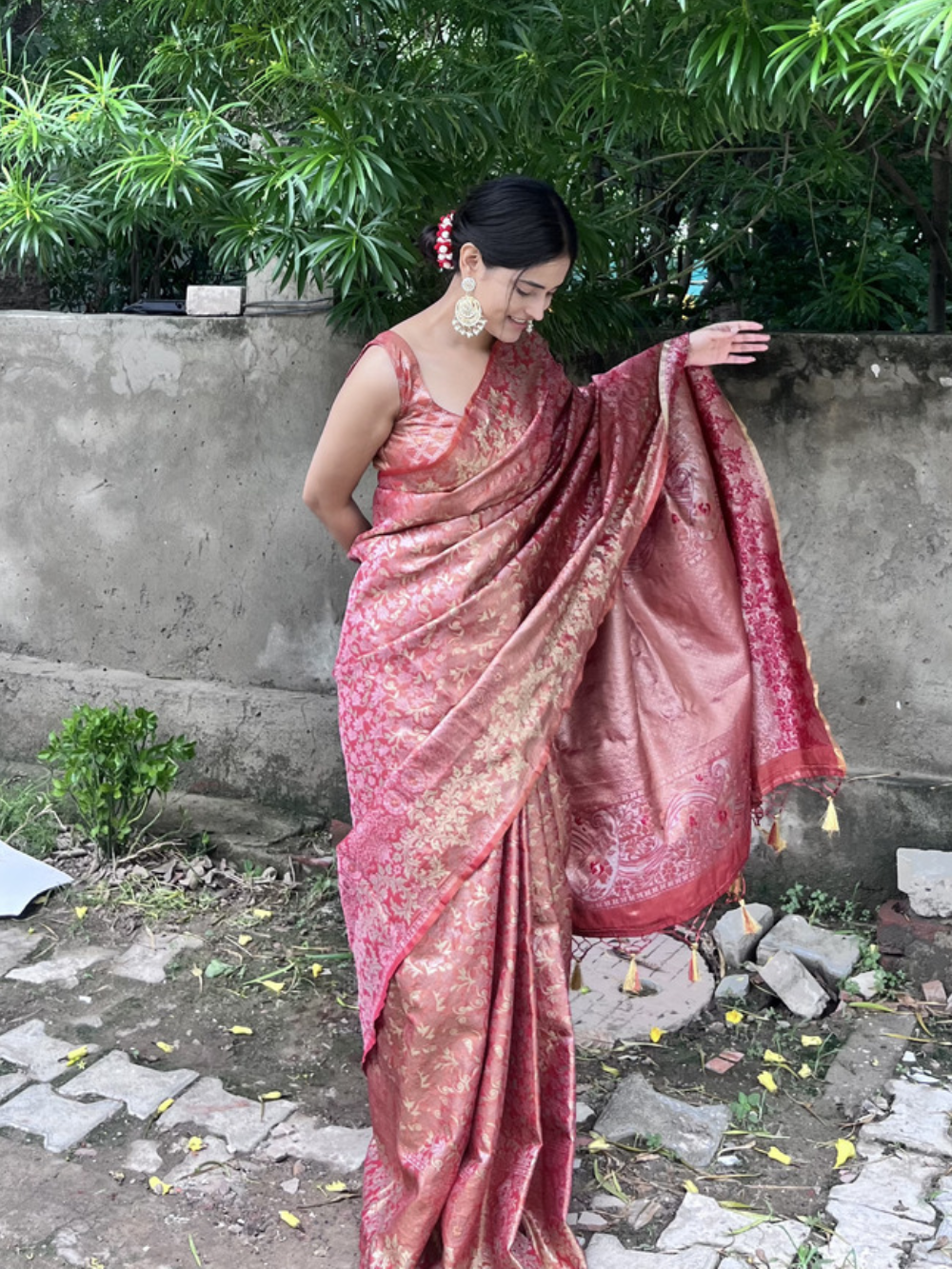 ira sharma in Orange Zari based Silk Saree With Blouse Piece