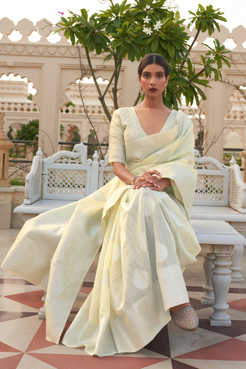 Buy Daisy White Elephant Border Ilkal Sarees Nitaraa