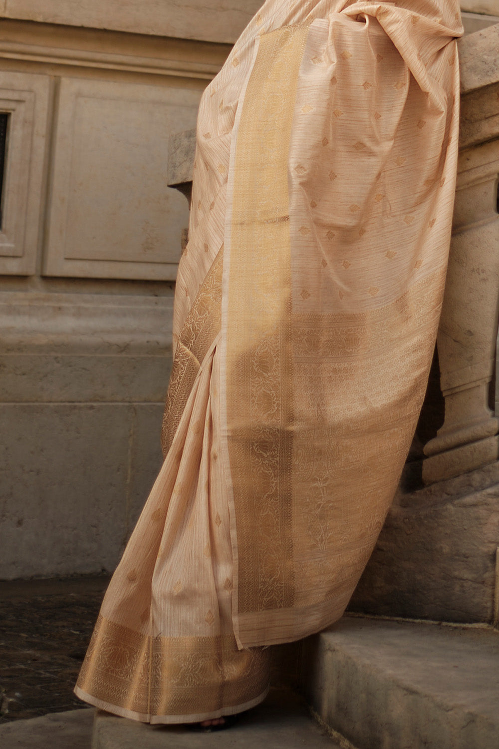 Off White Banarasi Silk Saree With Blouse Piece