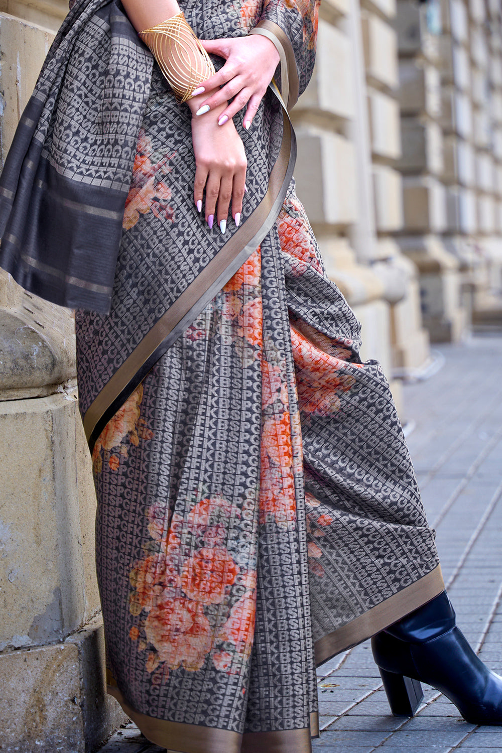 Grey And Pink Poly Viscose Saree