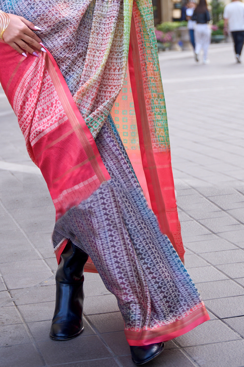 Grey And Pink Poly Viscose Saree