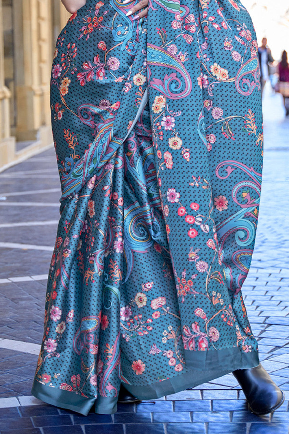 Blue Silk Digital Printed Saree With Blouse Piece