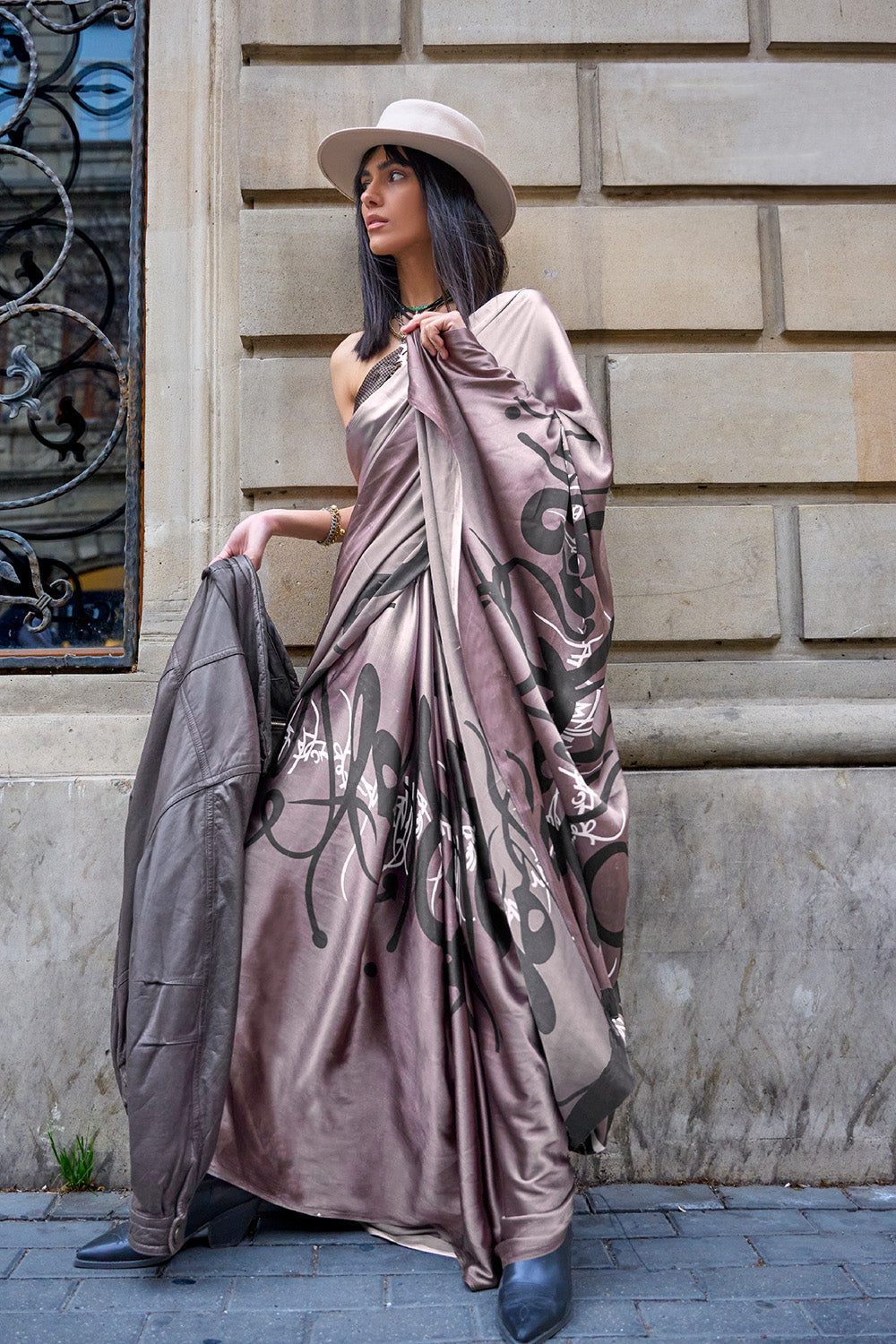 Multicolor Silk Printed Saree With Blouse Piece