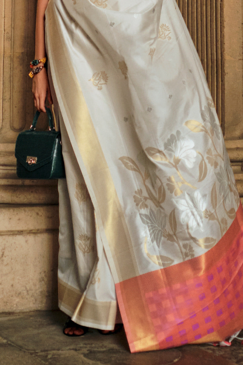 White Soft Silk Saree With Blouse Piece